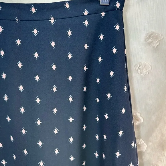 LOFT Women’s Navy A-Line Skirt with Pink Diamond Pattern Size XSP - Picture 2 of 9